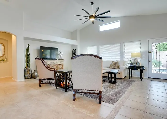 Pool, Fenced Yard: 'sunshine House'