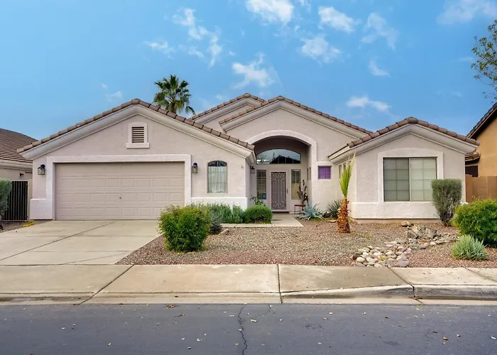 Holiday home Pool, Fenced Yard: 'sunshine House' El Mirage
