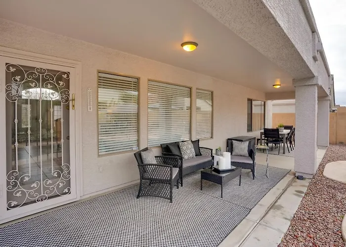 Pool, Fenced Yard: 'sunshine House'