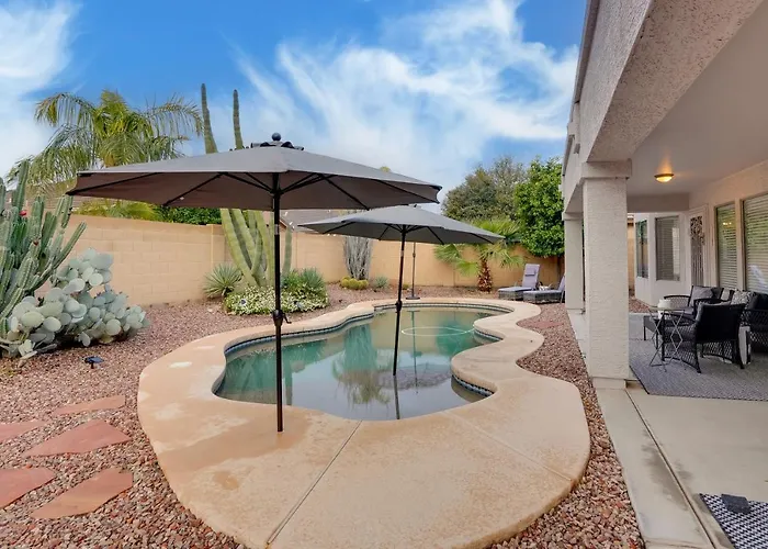 Holiday home Pool, Fenced Yard: 'sunshine House' *